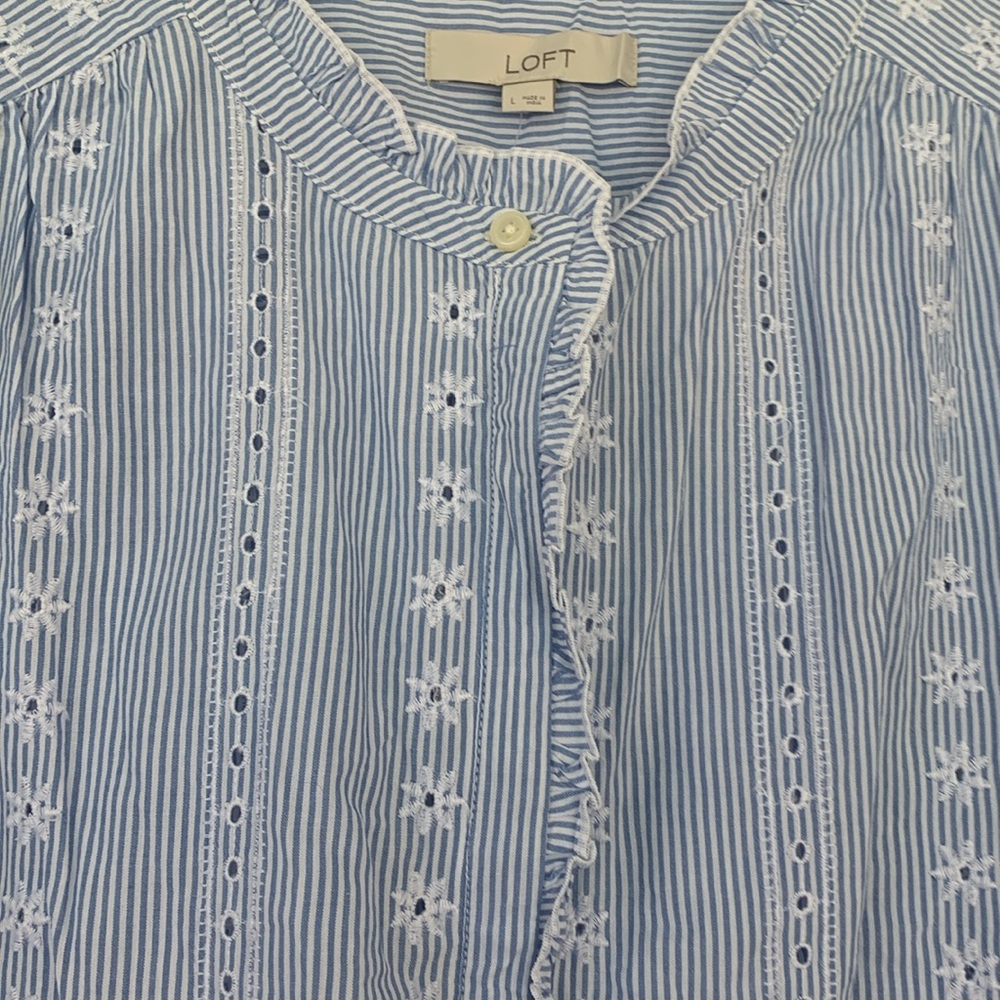 LOFT Women's Blue Eyelet Sleeveless Top size L - Picture 4 of 11